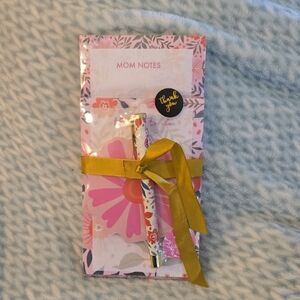 Floral Notepads and Pen Set of 3